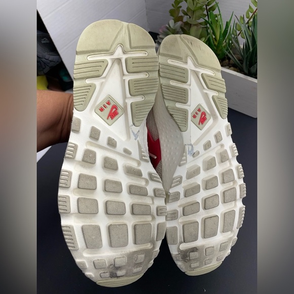 Nike Beige and Red Women's Sneakers - Picture 6 of 6